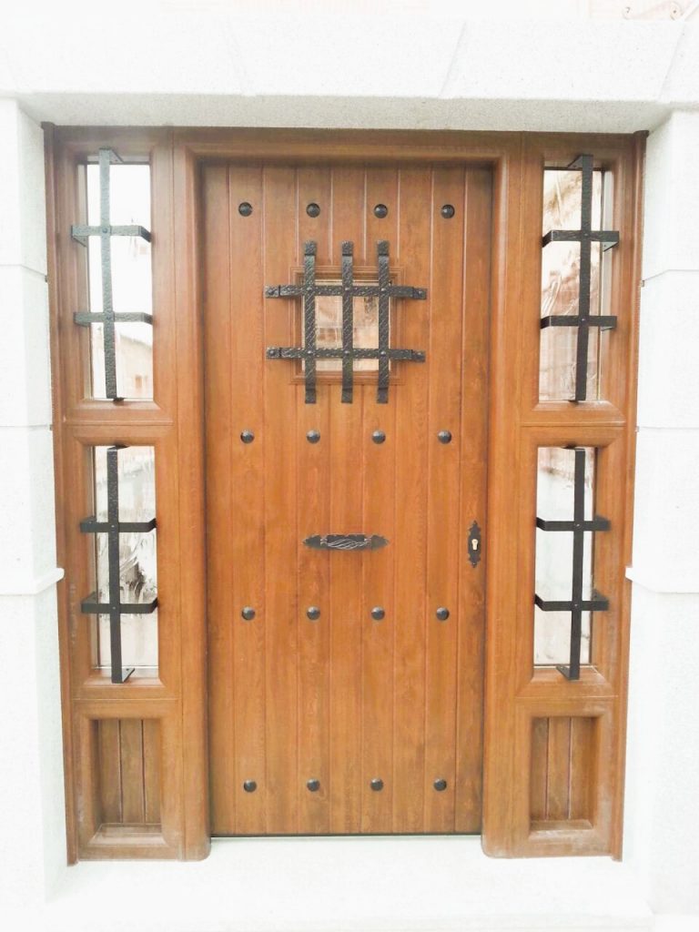 Puerta de entrada principal imitación madera Aluminos Romoli Torrijos Toledo Madrid